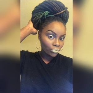 Meet your Posher, Saderia